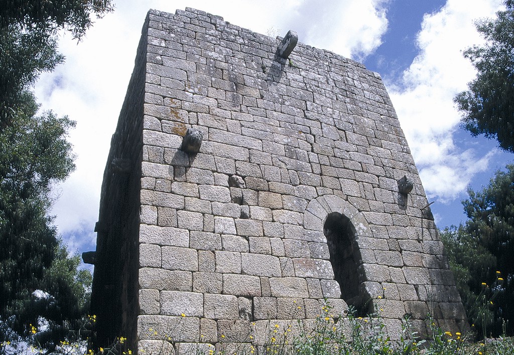Torre Medieval de Cambra