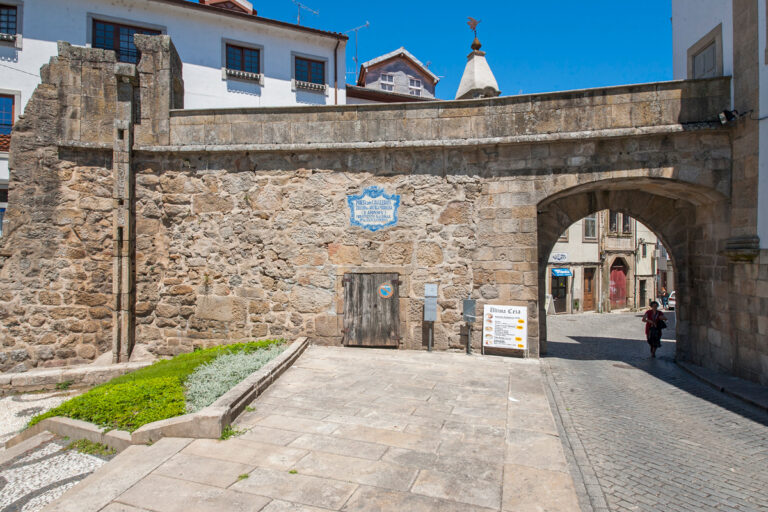 porta-dos-cavaleiros_1200-768x512