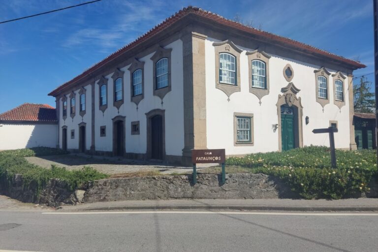 Casa Fataunços